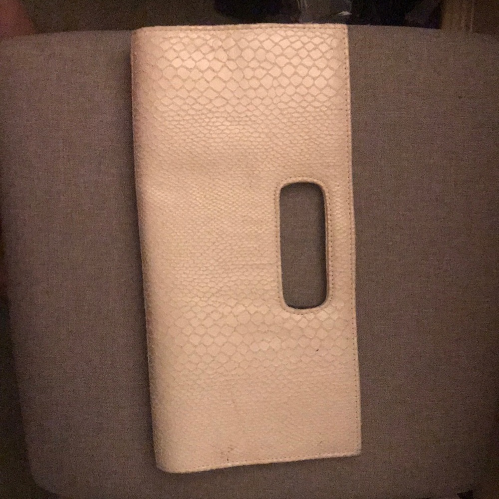 Clutch - Picture 2 of 3